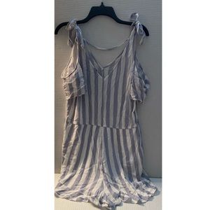 American Eagle Romper Size XL